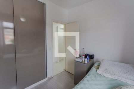 Quarto 2 de apartamento para alugar com 3 quartos, 67m² em Fernão Dias, Belo Horizonte