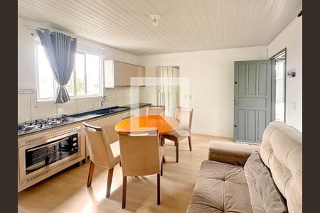 Sala de casa para alugar com 1 quarto, 60m² em Serraria, São José
