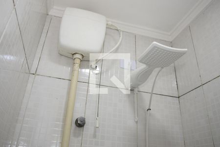 Banheiro de kitnet/studio para alugar com 1 quarto, 15m² em Jardim Irapiranga, Embu das Artes