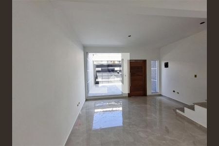 Casa à venda com 3 quartos, 100m² em Vila Nivi, São Paulo