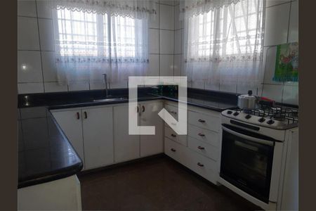 Casa à venda com 4 quartos, 369m² em Vila Mazzei, São Paulo