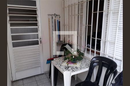 Casa à venda com 4 quartos, 215m² em Vila Romero, São Paulo