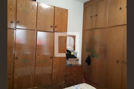 Casa à venda com 4 quartos, 215m² em Vila Romero, São Paulo