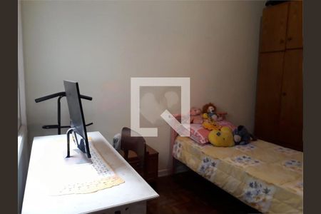 Casa à venda com 4 quartos, 215m² em Vila Romero, São Paulo