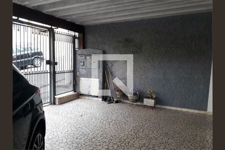 Casa à venda com 4 quartos, 215m² em Vila Romero, São Paulo