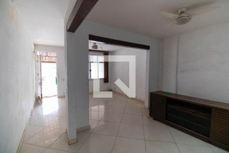 Sala de casa à venda com 4 quartos, 80m² em Engenhoca, Niterói