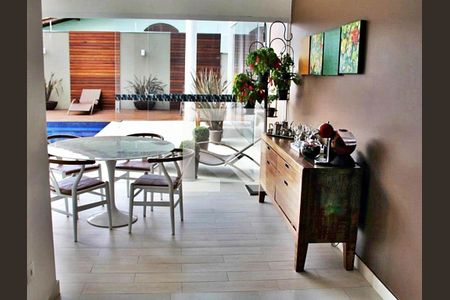 Casa à venda com 4 quartos, 716m² em Vila Albertina, São Paulo