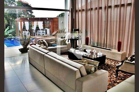 Casa à venda com 4 quartos, 716m² em Vila Albertina, São Paulo