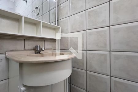 Banheiro de casa para alugar com 2 quartos, 53m² em Jardim Rosa de Franca, Guarulhos