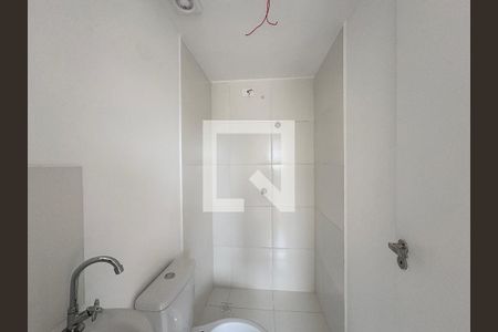 Banheiro de kitnet/studio para alugar com 1 quarto, 17m² em Freguesia do Ó, São Paulo