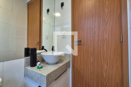 Banheiro de apartamento para alugar com 2 quartos, 45m² em Jardim Nova Europa, Campinas