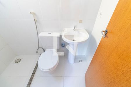 Banheiro do Quarto 1 de casa de condomínio para alugar com 2 quartos, 75m² em Senador Vasconcelos, Rio de Janeiro