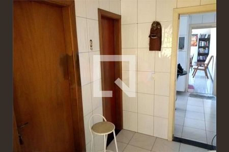 Casa à venda com 3 quartos, 155m² em Parque Ipe, São Paulo