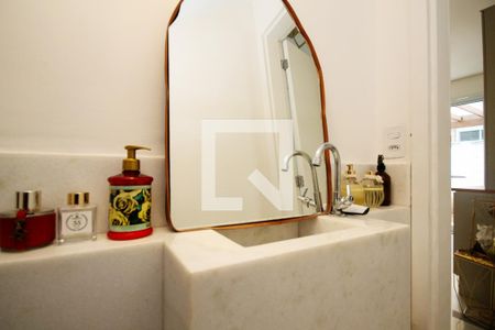 Lavabo de casa de condomínio para alugar com 4 quartos, 169m² em Granja Viana, Cotia