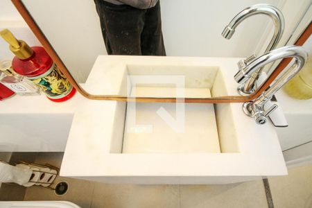 Lavabo de casa de condomínio para alugar com 4 quartos, 169m² em Granja Viana, Cotia