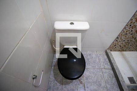 Banheiro de casa para alugar com 1 quarto, 55m² em Ramos, Rio de Janeiro