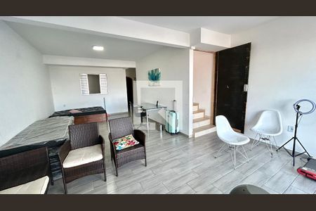 Sala de casa para alugar com 2 quartos, 300m² em Jardim Alice, Guarulhos