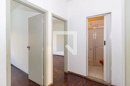 Corredor Superior Entrada Quartos de casa para alugar com 3 quartos, 114m² em Vila Mangalot, São Paulo