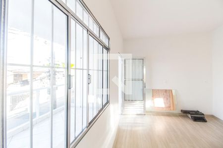 Sala de casa para alugar com 2 quartos, 120m² em Jardim Maria Helena, Barueri