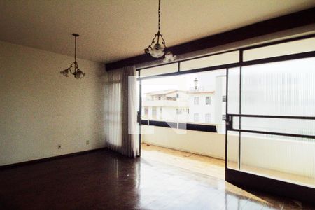 Sala de Estar 02 - 2° Piso  de casa para alugar com 6 quartos, 460m² em Caiçaras, Belo Horizonte