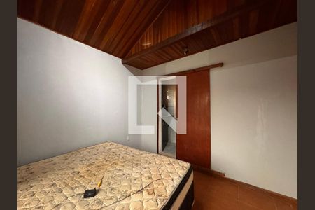 Suíte de casa de condomínio para alugar com 6 quartos, 350m² em Vargem Pequena, Rio de Janeiro