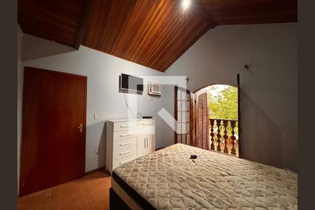 Suíte de casa de condomínio para alugar com 6 quartos, 350m² em Vargem Pequena, Rio de Janeiro