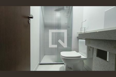 Banheiro de kitnet/studio para alugar com 1 quarto, 25m² em Ipiranga, São Paulo