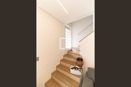 Escada de casa à venda com 3 quartos, 135m² em Vila Dom Pedro I, São Paulo