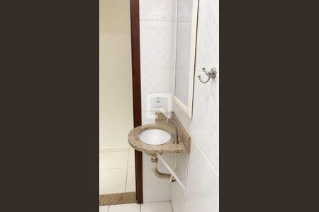 Banheiro de casa para alugar com 2 quartos, 62m² em Campo Grande, Rio de Janeiro