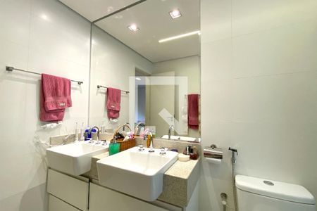 Banheiro da Suíte 1 de apartamento à venda com 4 quartos, 120m² em Santo Antônio, Belo Horizonte