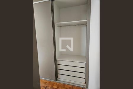 Quarto de apartamento à venda com 2 quartos, 99m² em Vila Itapura, Campinas
