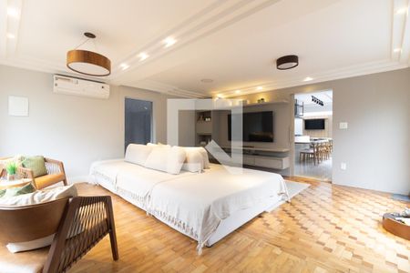 Sala de casa à venda com 5 quartos, 300m² em Vila Brasilina, São Paulo