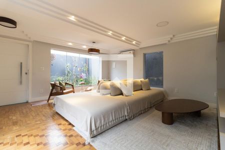 Sala de casa à venda com 5 quartos, 300m² em Vila Brasilina, São Paulo
