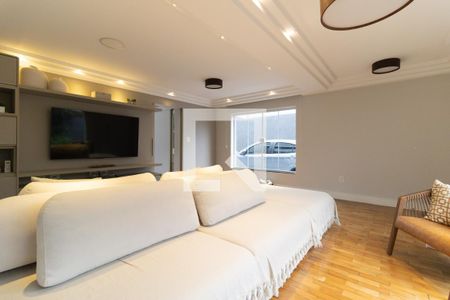 Sala de casa à venda com 5 quartos, 300m² em Vila Brasilina, São Paulo