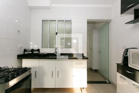 Cozinha de apartamento para alugar com 2 quartos, 53m² em Vila Talarico, São Paulo