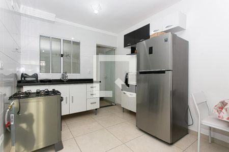 Cozinha de apartamento para alugar com 2 quartos, 53m² em Vila Talarico, São Paulo