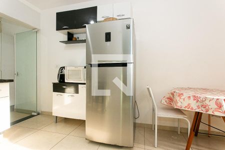 Cozinha - Geladeira de apartamento para alugar com 2 quartos, 53m² em Vila Talarico, São Paulo