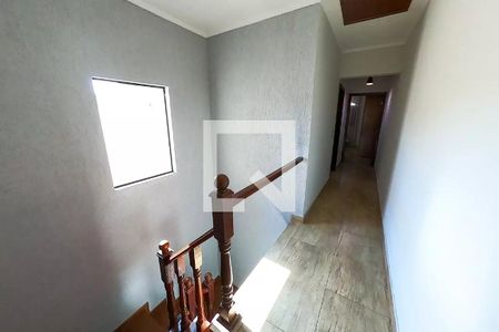 Corredor de casa à venda com 3 quartos, 280m² em Jardim Ocara, Santo André
