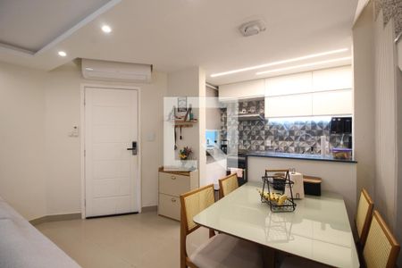 Sala de casa de condomínio à venda com 3 quartos, 142m² em Taquara, Rio de Janeiro