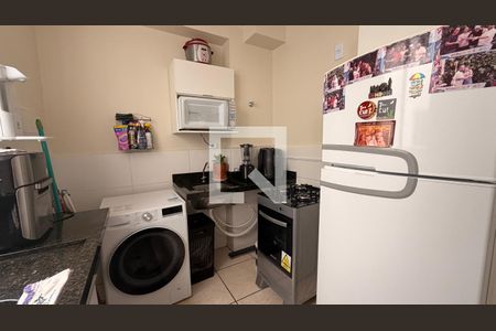 Cozinha e Área de Serviço de apartamento para alugar com 2 quartos, 48m² em Residencial Aquários, Goiânia