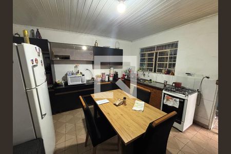 Sala de casa à venda com 4 quartos, 250m² em Vila Piracicaba, São Paulo