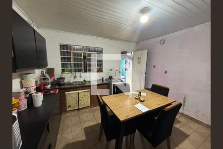 Sala de casa à venda com 4 quartos, 250m² em Vila Piracicaba, São Paulo