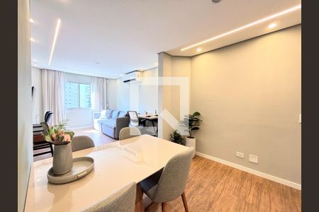 Sala de apartamento para alugar com 2 quartos, 70m² em Indianópolis, São Paulo