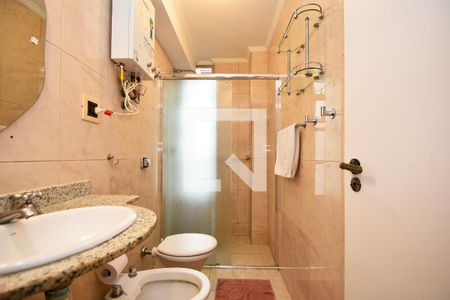banheiro corredor de apartamento à venda com 2 quartos, 82m² em Jardim Paulista, São Paulo
