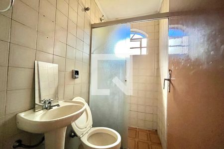 Banheiro Social de casa para alugar com 3 quartos, 201m² em Vila Guarani (zona Sul), São Paulo
