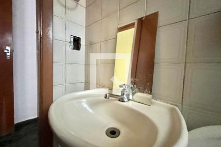Banheiro Social de casa para alugar com 3 quartos, 201m² em Vila Guarani (zona Sul), São Paulo