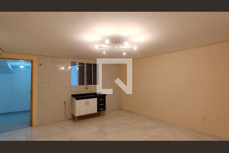 Casa para alugar com 2 quartos, 55m² em Vila Bancaria Munhoz, São Paulo