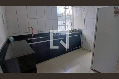 Cozinha de apartamento para alugar com 2 quartos, 47m² em Arvoredo II, Contagem