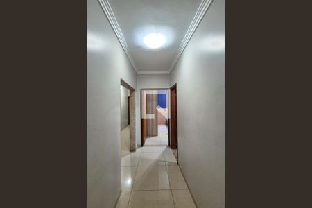 Corredor  de casa à venda com 4 quartos, 400m² em Vila Rica, Campinas