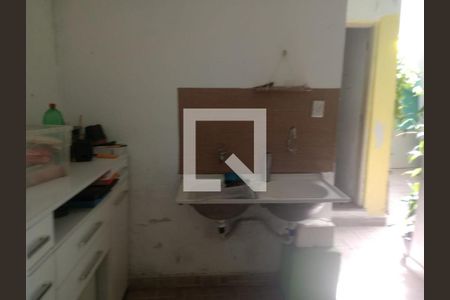 AREA INTERNA de casa à venda com 4 quartos, 273m² em Umuarama, Osasco